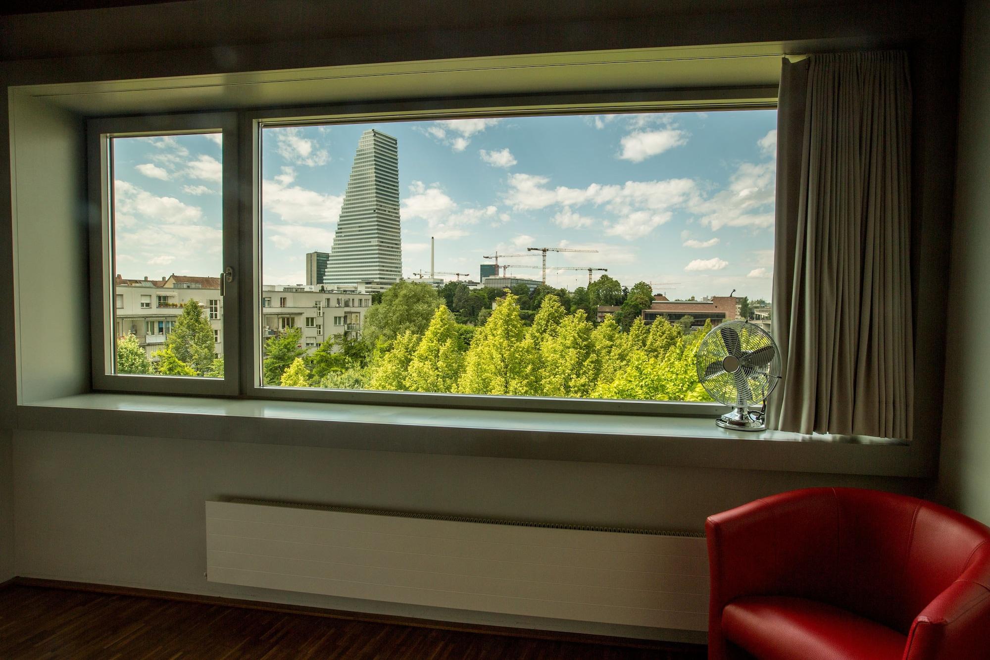 Dasbreitehotel Am Rhein Базел Екстериор снимка