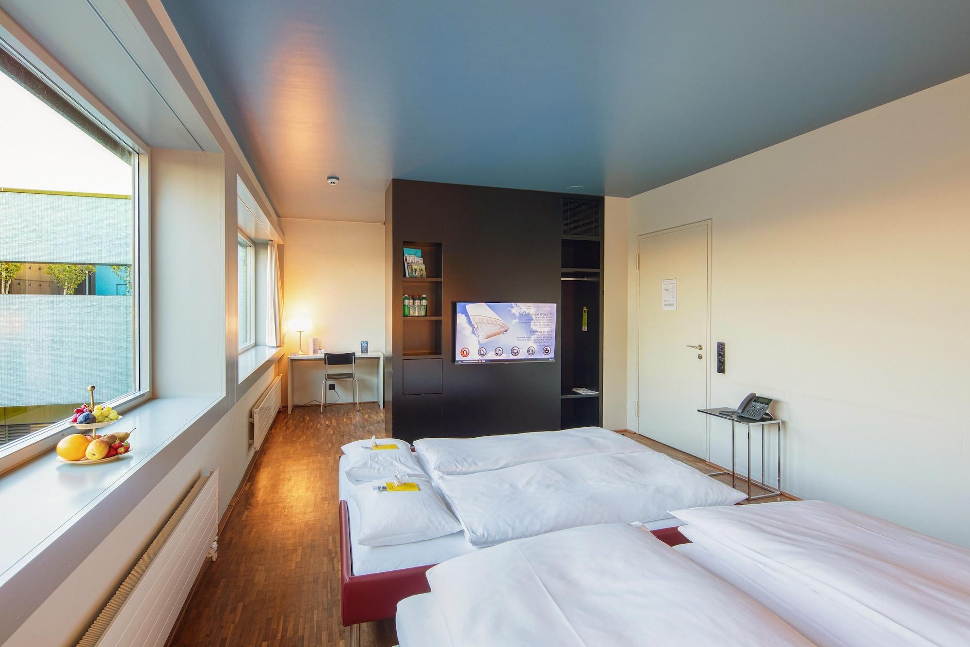 Dasbreitehotel Am Rhein Базел Екстериор снимка