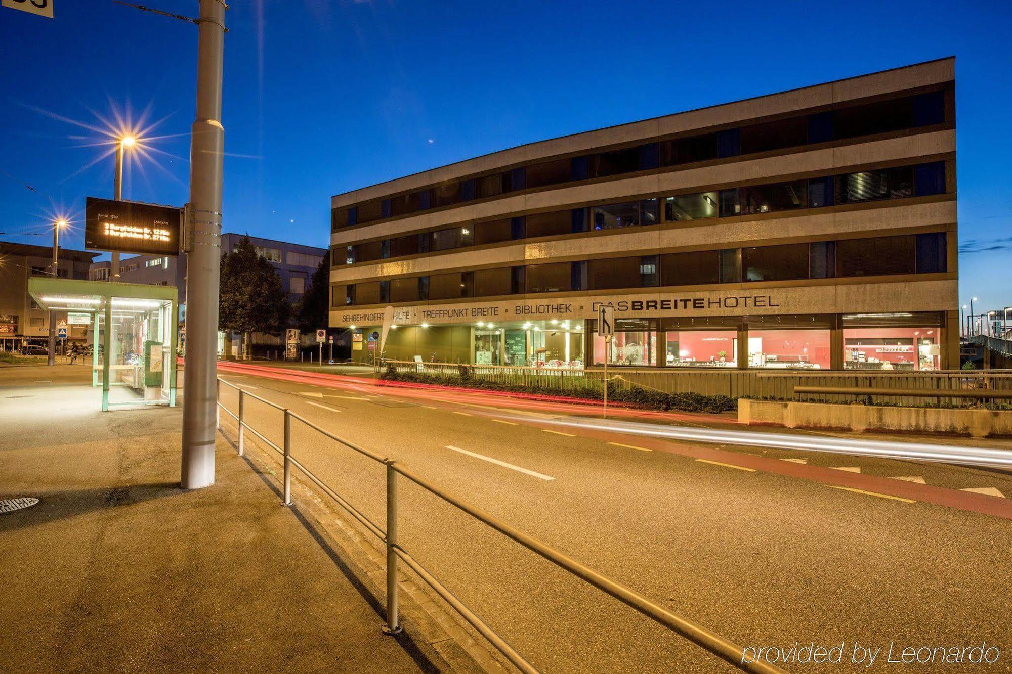 Dasbreitehotel Am Rhein Базел Екстериор снимка