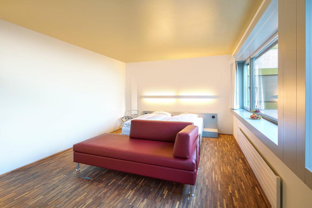Dasbreitehotel Am Rhein Базел Екстериор снимка