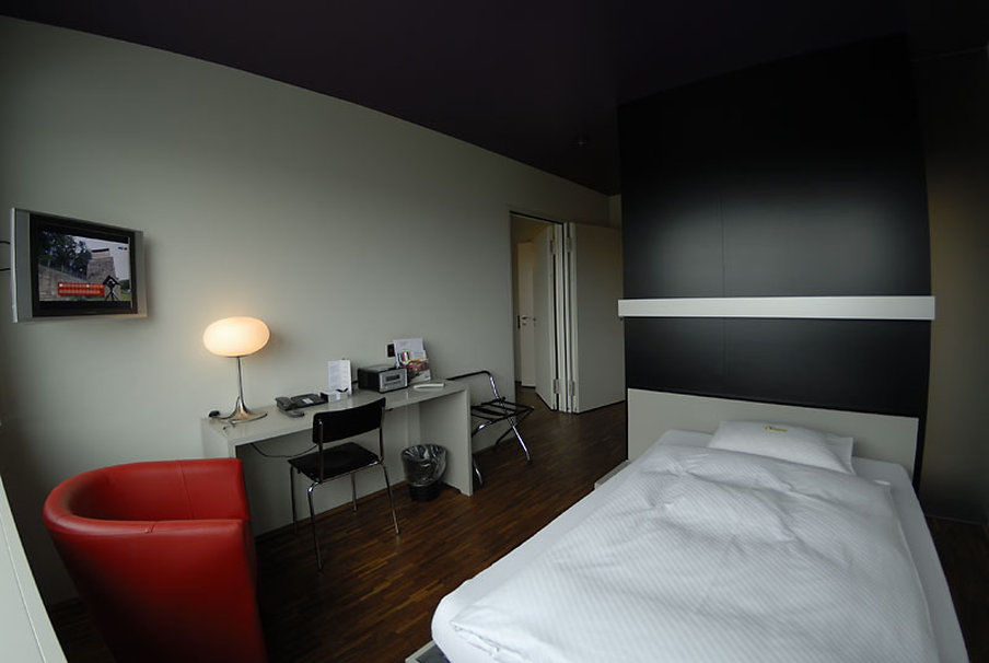 Dasbreitehotel Am Rhein Базел Екстериор снимка