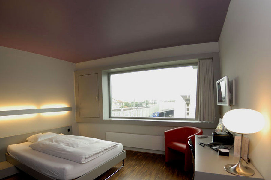 Dasbreitehotel Am Rhein Базел Екстериор снимка