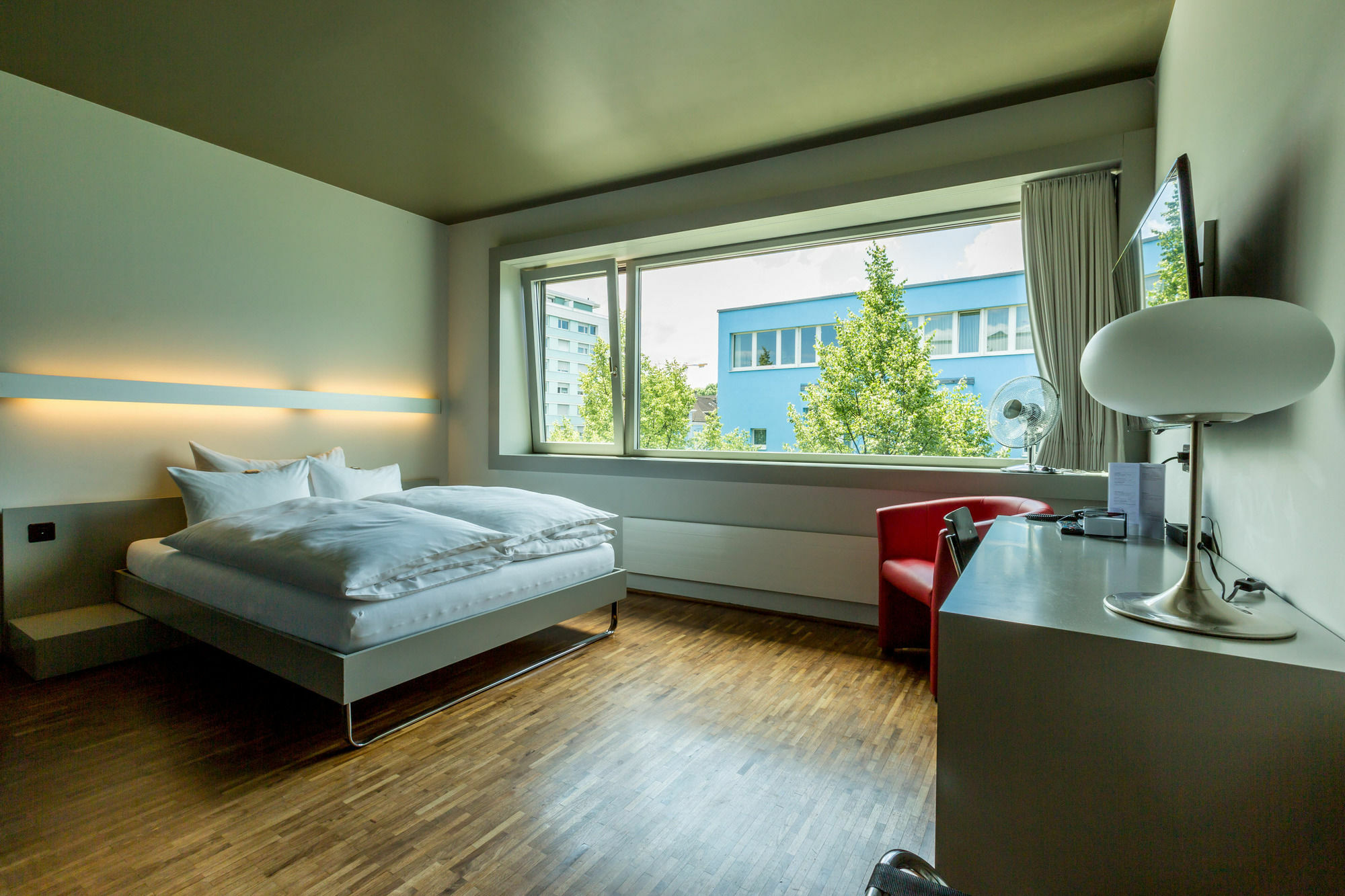 Dasbreitehotel Am Rhein Базел Екстериор снимка