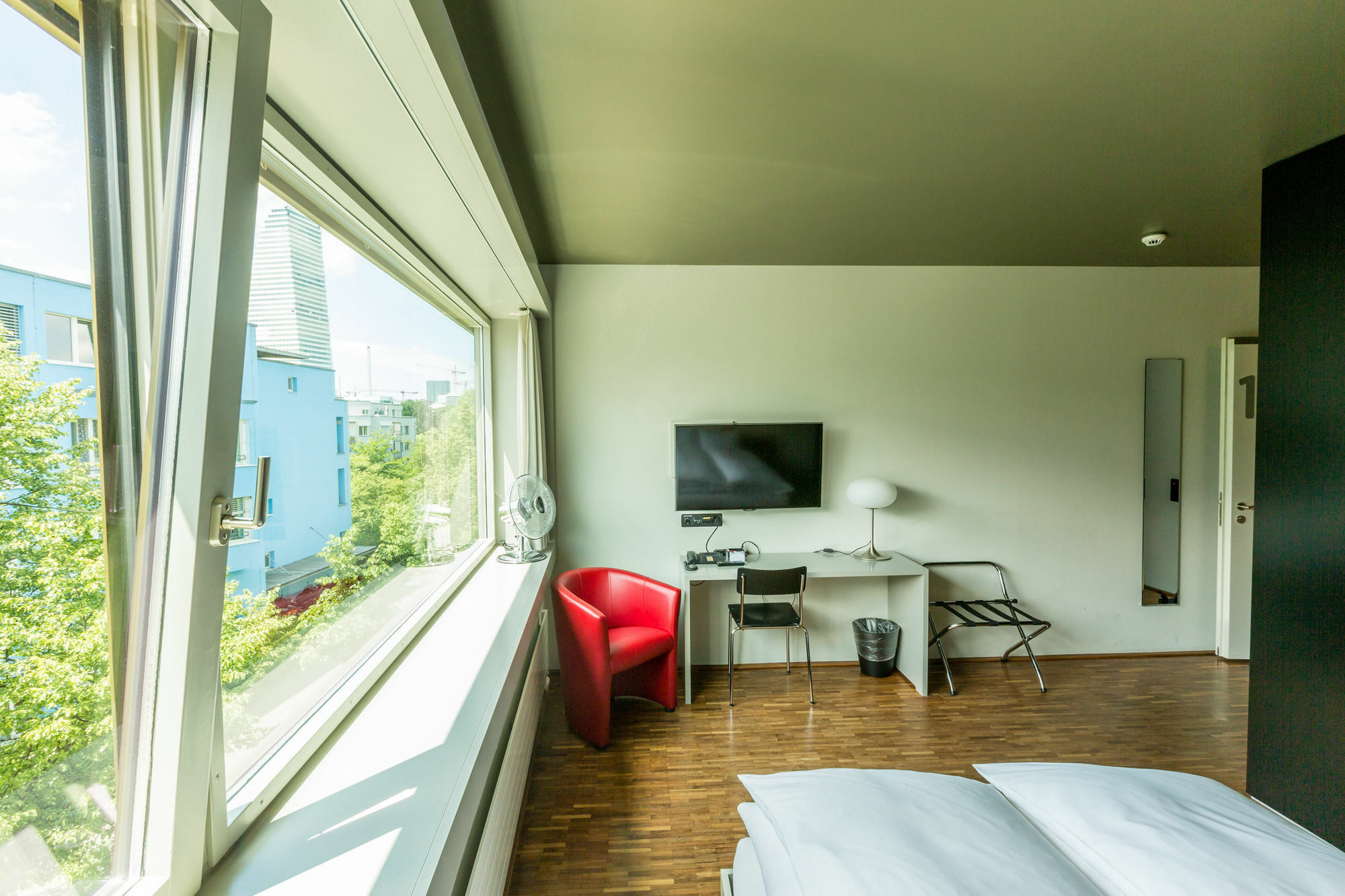 Dasbreitehotel Am Rhein Базел Екстериор снимка
